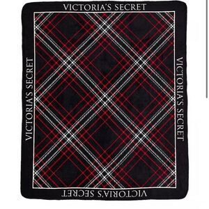 Victoria's Secret Cozy Fleece Velour Plush Throw Blanket 59.8" H x 50" W New